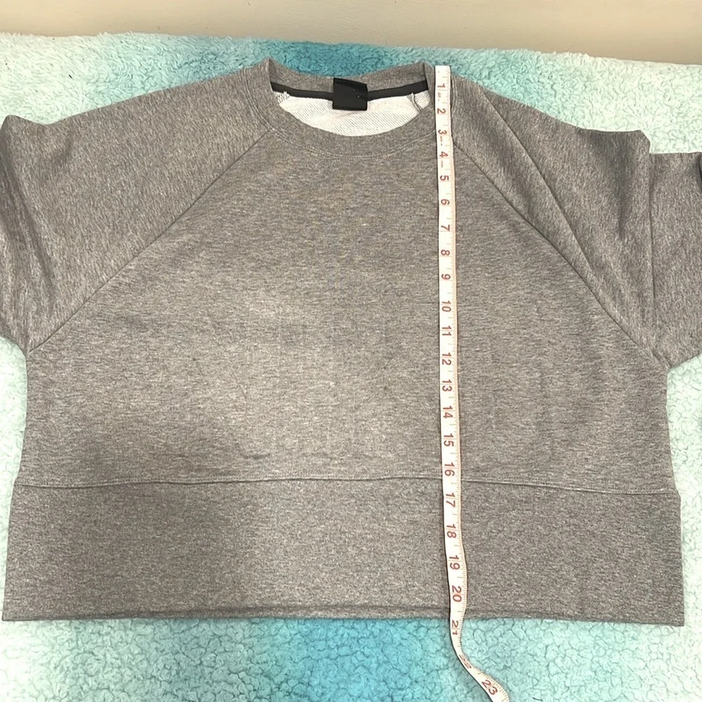 🔥NWOT Nike Gray Crewneck Sweatshirt🔥